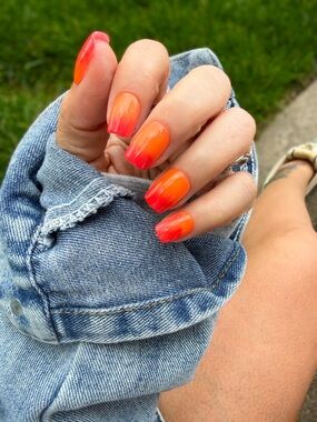Color-Changing Coral to Orange Coffin Press-On Nails